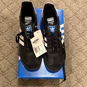 Adidas Men's Black and White Sneakers